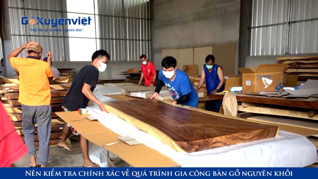 Bàn gỗ nguyên tấm