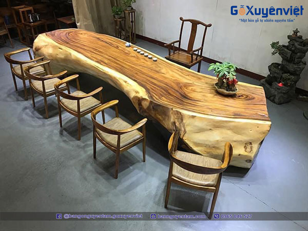 bàn gỗ nguyên khối